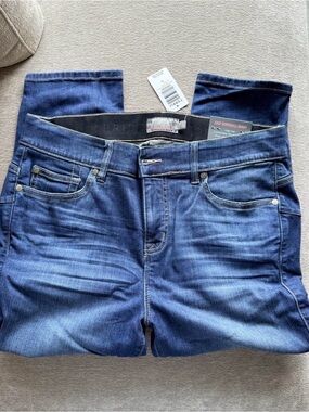 Torrid Bombshell Crop Skinny Jeans in Dark Indigo Blue NWT Size 14 plus